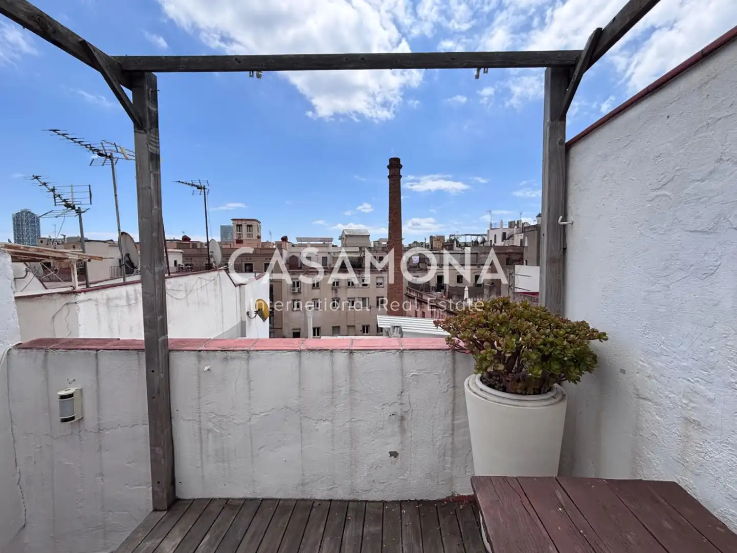 Außenansicht von Wohnungen zum Verkauf in Barcelona mit Klimaanlage, Heizung und Terrasse