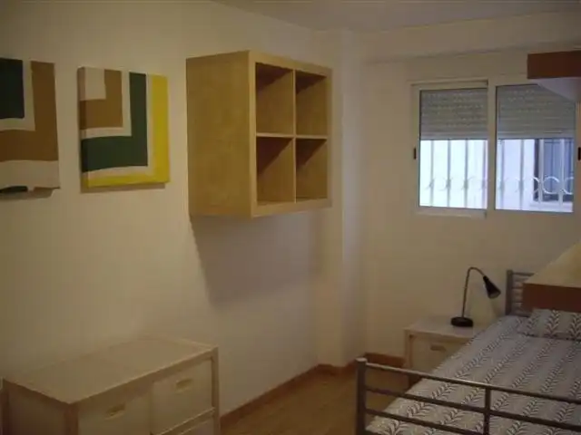 Schlafzimmer von Wohnung zur Miete in Valencia mit Klimaanlage