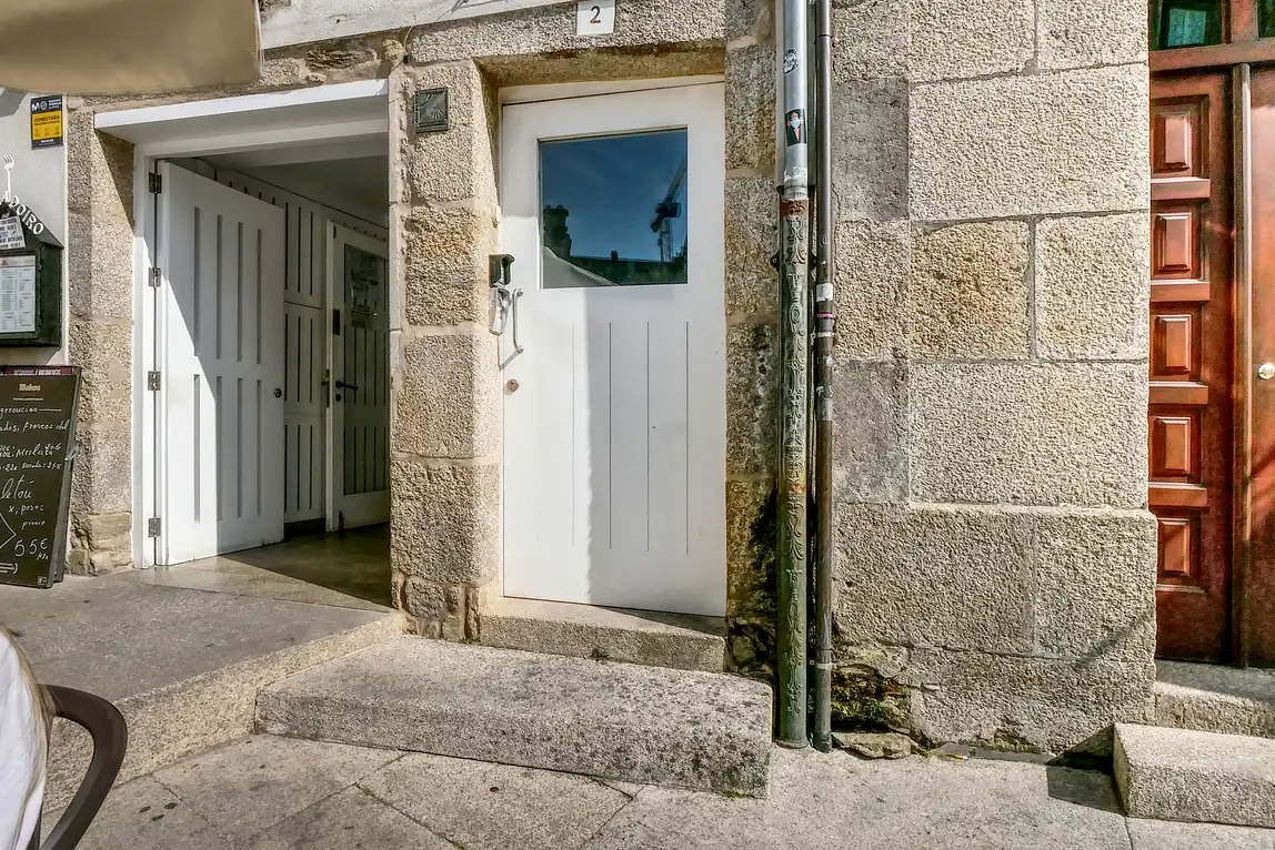 Exterior view of Flat for sale in Santiago de Compostela   with Storage room, Oven and Washing machine