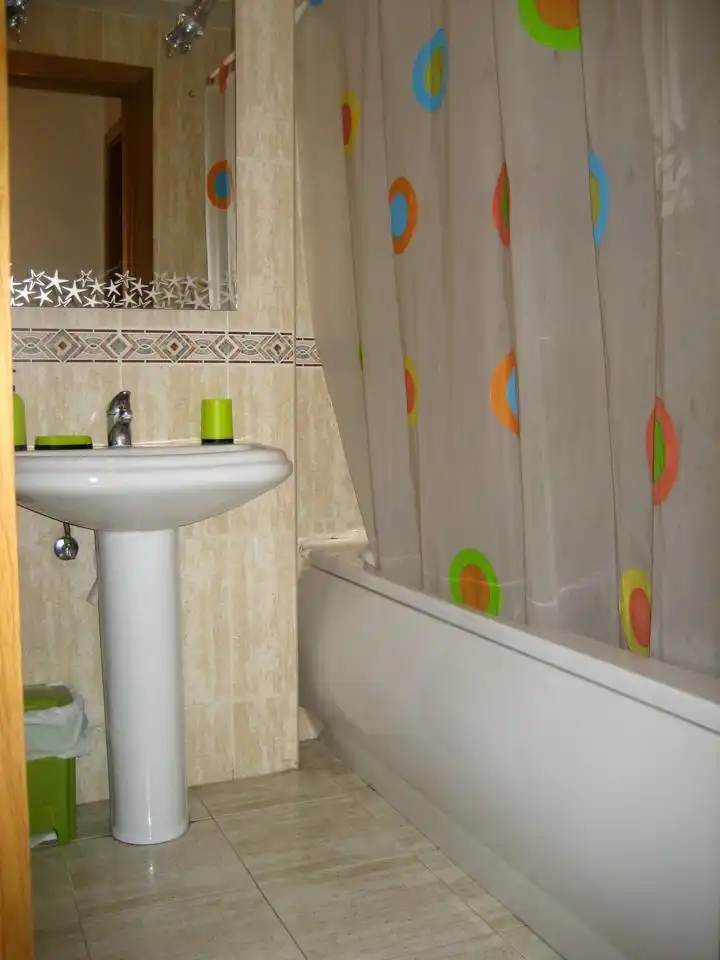 Baño de Piso en venta en Tudela con Calefacción, Parquet y Trastero