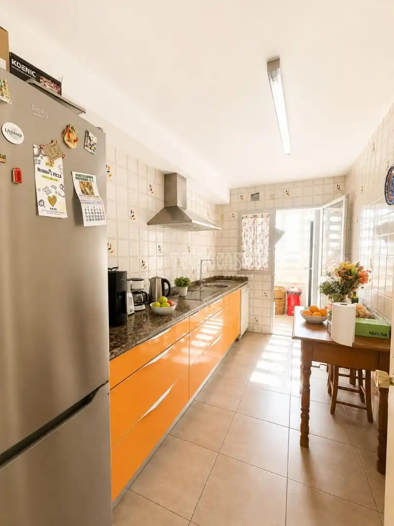 Cocina de Piso en venta en Marbella con Balcón