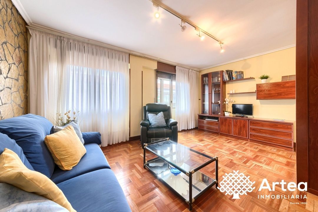 Sala de estar de Piso de alquiler en Bilbao  con Calefacción, Terraza y Horno