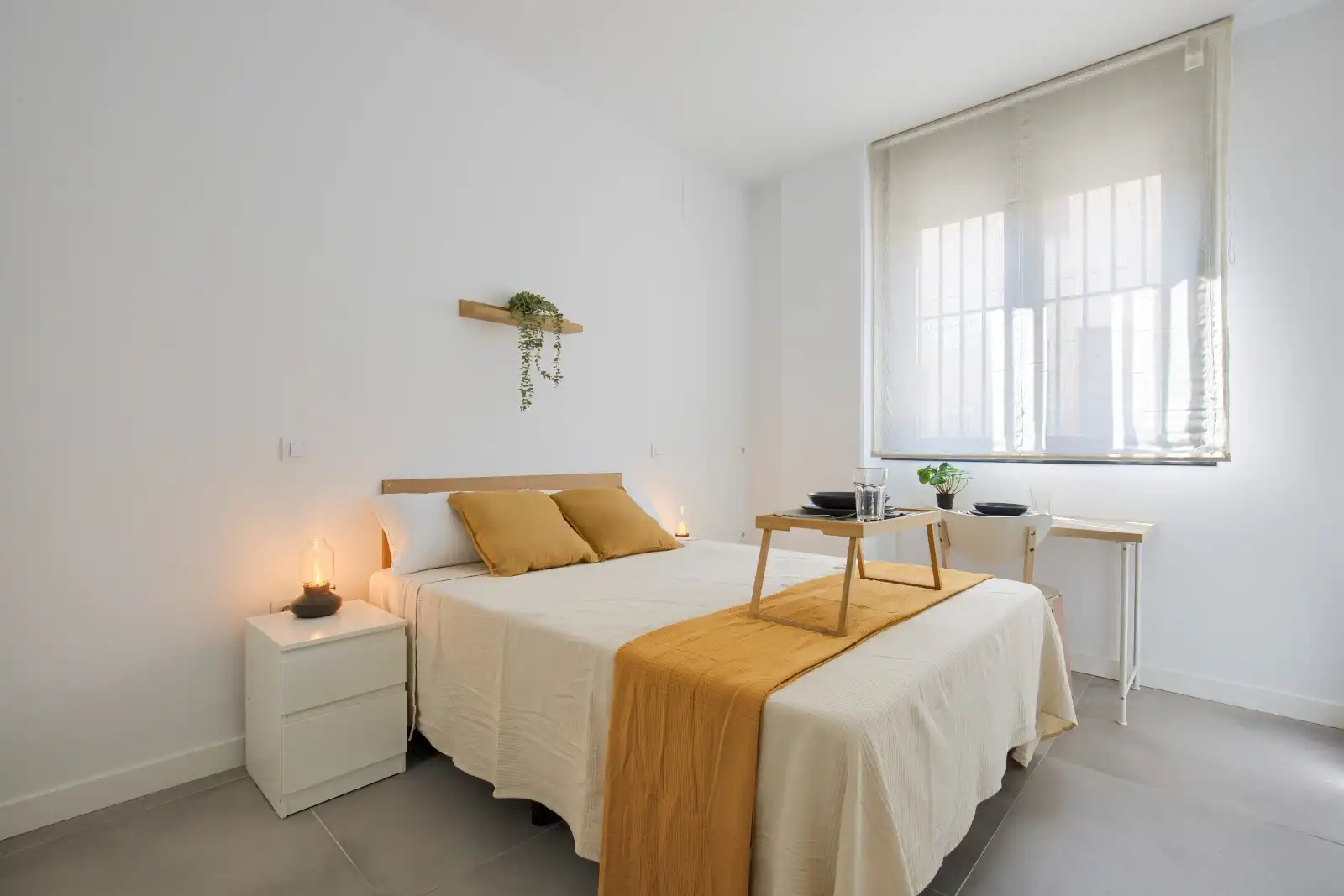 Room in Calle de las Islas Bermudas, Tres Olivos - Valverde
