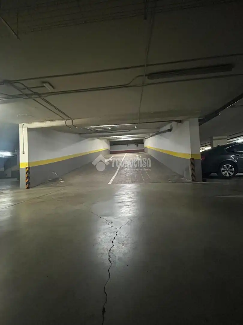 Parking of Flat for sale in Madrid  with Air Conditioner, Heating and Storage room