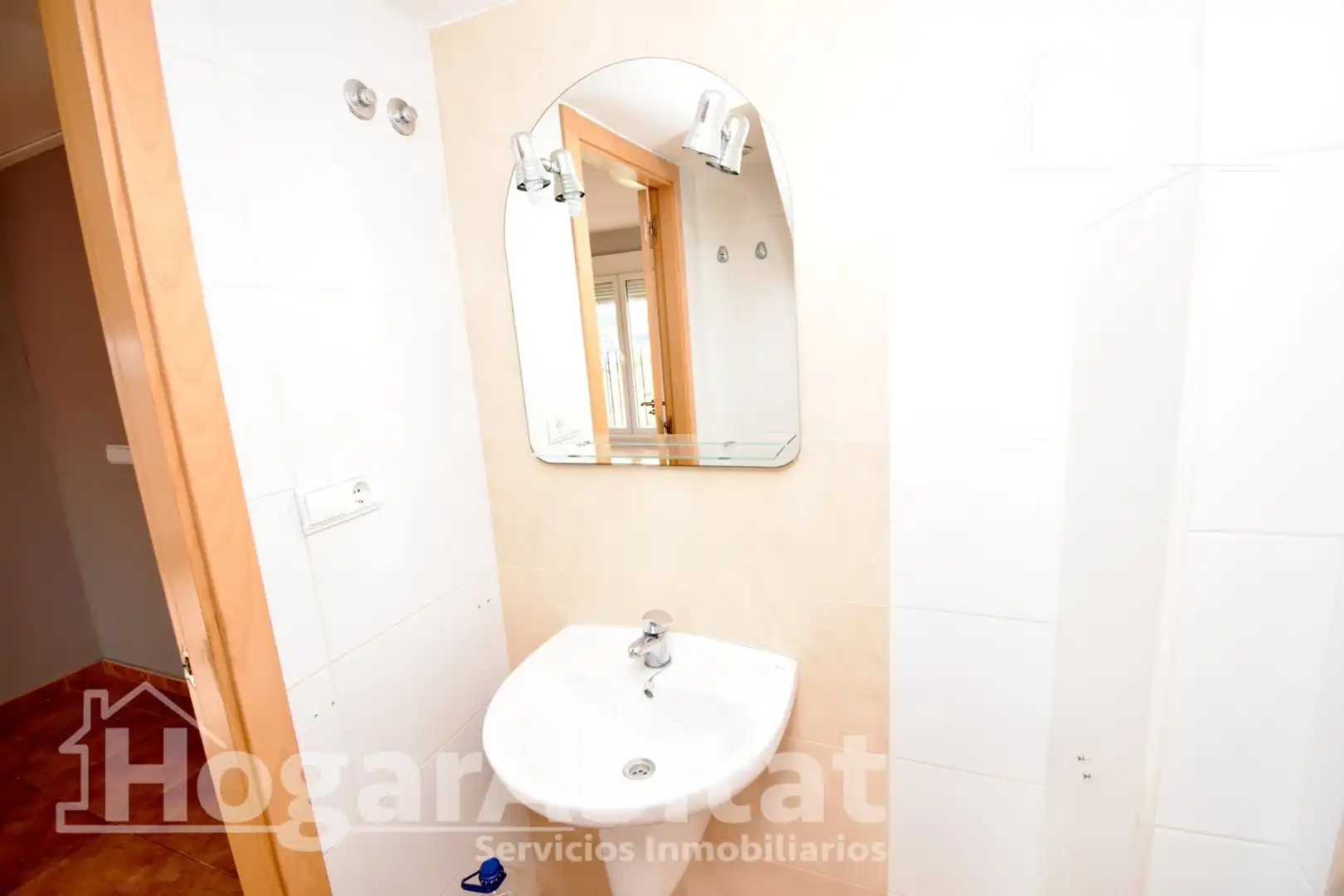Baño de Piso en venta en Alzira con Alarma