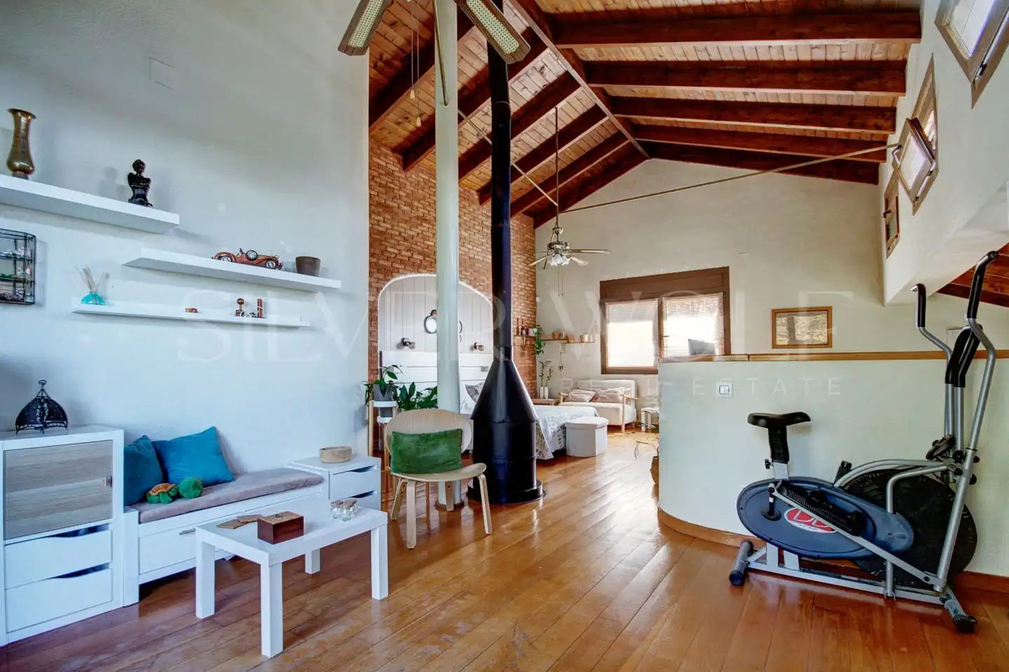 Sala de estar de Casa o chalet en venta en Vallirana con Calefacción, Jardín privado y Parquet