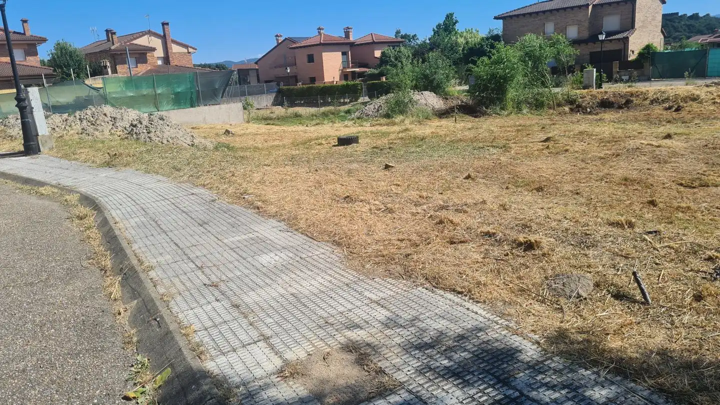 Residential for sale in La Adrada 