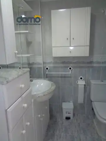 Badezimmer von Einfamilien-Reihenhaus zum Verkauf in El Ejido mit Privatgarten, Terrasse und Abstellraum