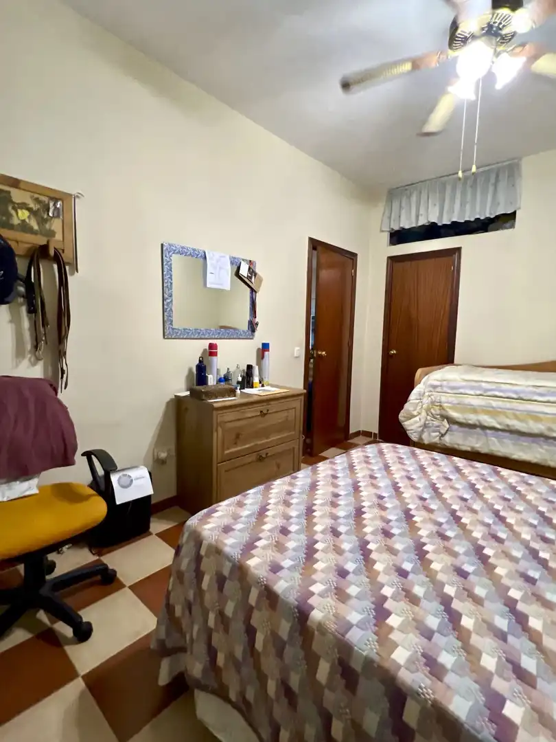 Dormitori de Casa o xalet en venda en Sevilla amb Aire condicionat i Traster