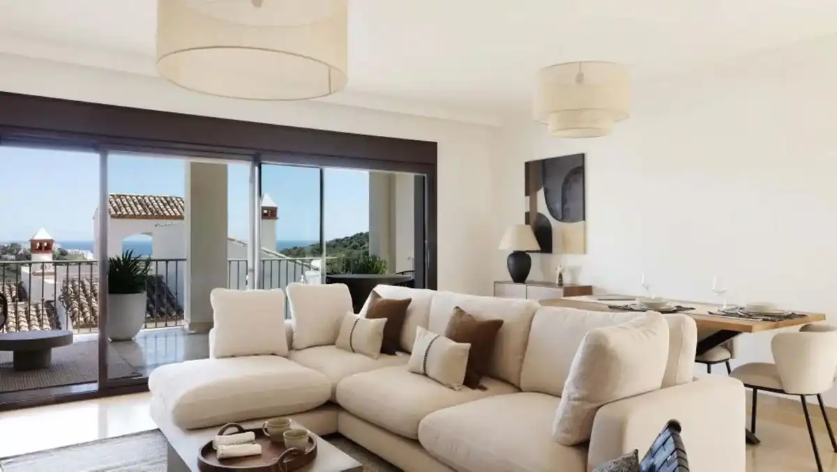 Sala d'estar de Casa adosada en venda en Estepona amb Aire condicionat, Terrassa i Traster