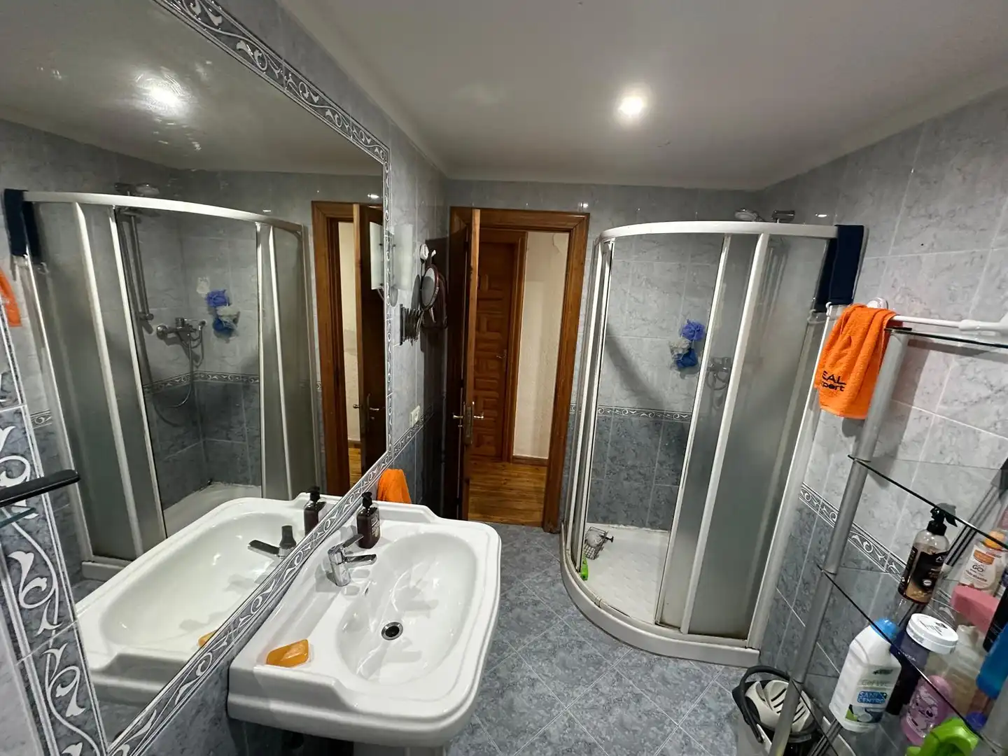 Bany de Casa o xalet en venda en Burgos amb Calefacció, Terrassa i Traster