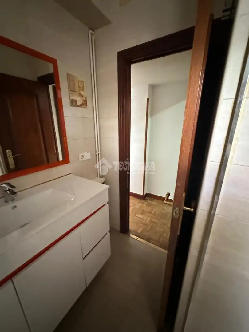 Bathroom of Flat for sale in Madrid  with Heating, Parquet flooring and Terrace
