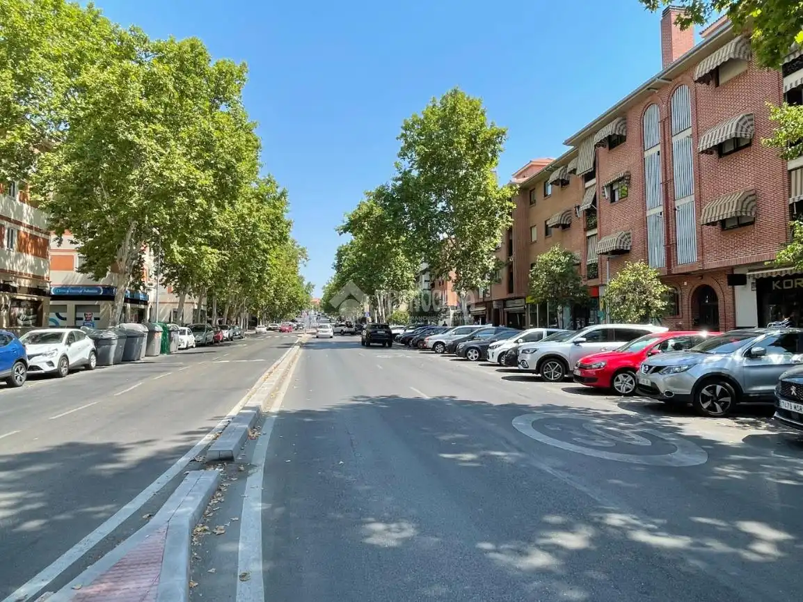 Business premises for sale in Ensanche, imagen 2