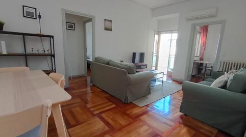 Foto 3 de Piso de alquiler en Calle de Cavanilles, 60, Pacífico,  Madrid Capital