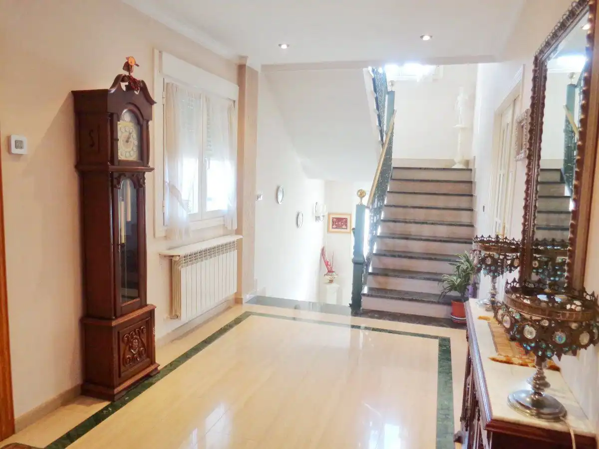 Chalet con terraza en venta en Valdepeñas, imagen 2