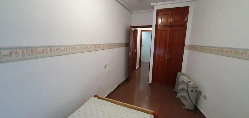 Schlafzimmer von Wohnung zur Miete in Petrer mit Möbliert, Ofen und Waschmaschine