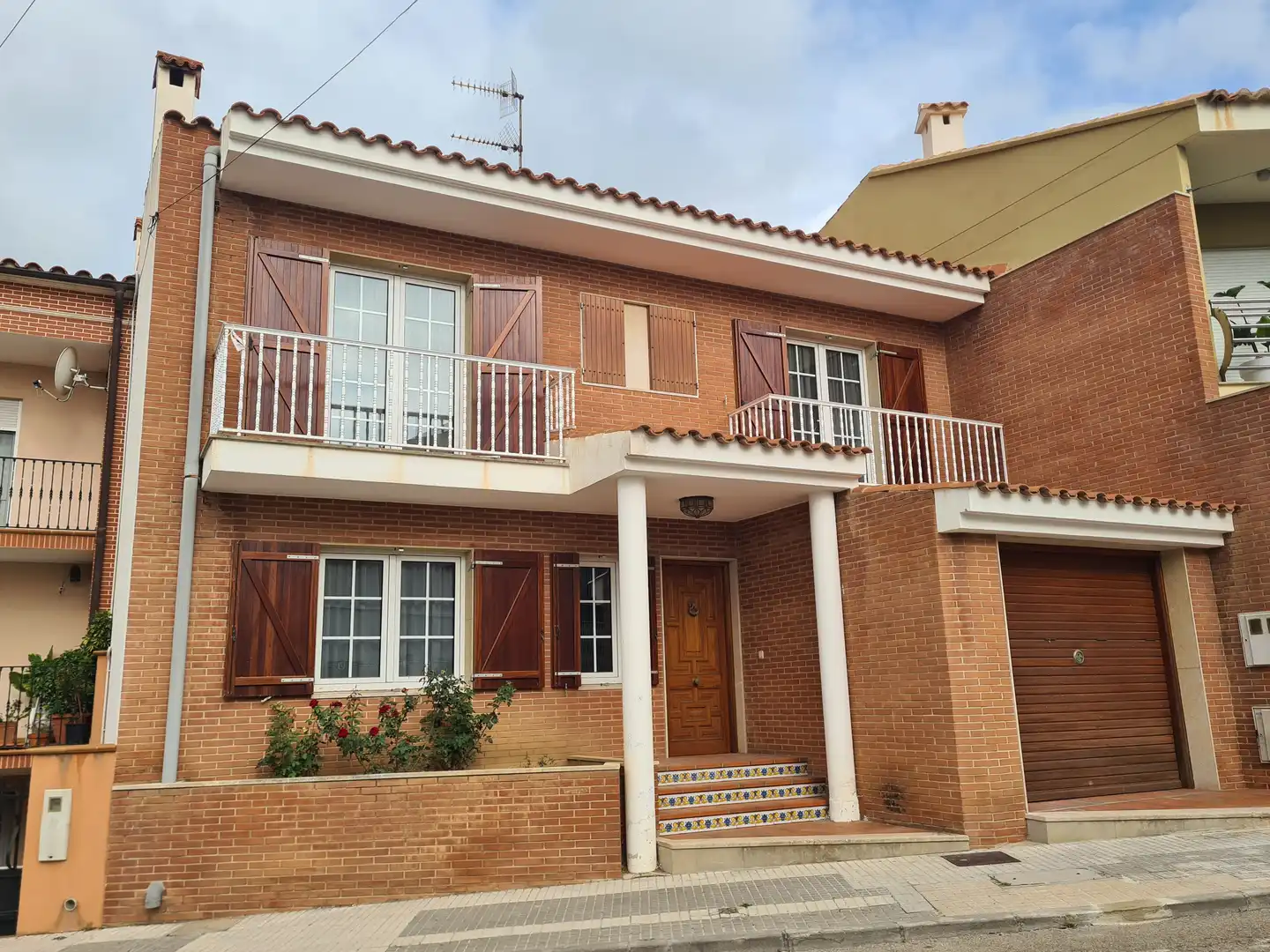 Vista exterior de Casa o xalet en venda en Rossell amb Calefacció, Jardí privat i Parquet
