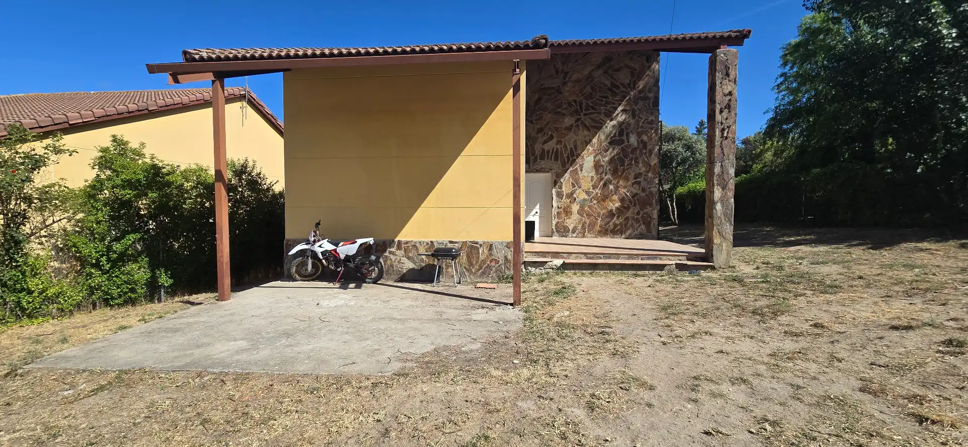 Vista exterior de Casa o chalet en venta en Zarzuela del Monte con Aire acondicionado, Calefacción y Jardín privado