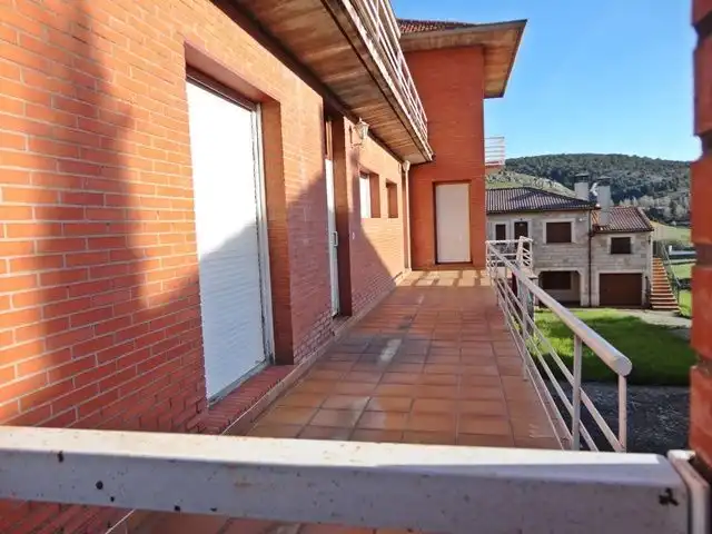 Terraza de Casa adosada en venta en Hontoria del Pinar con Calefacción, Terraza y Trastero