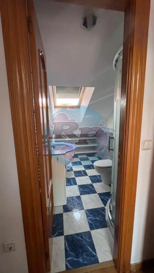 Badezimmer von Wohnung zum Verkauf in Astorga mit Klimaanlage, Heizung und Parkett