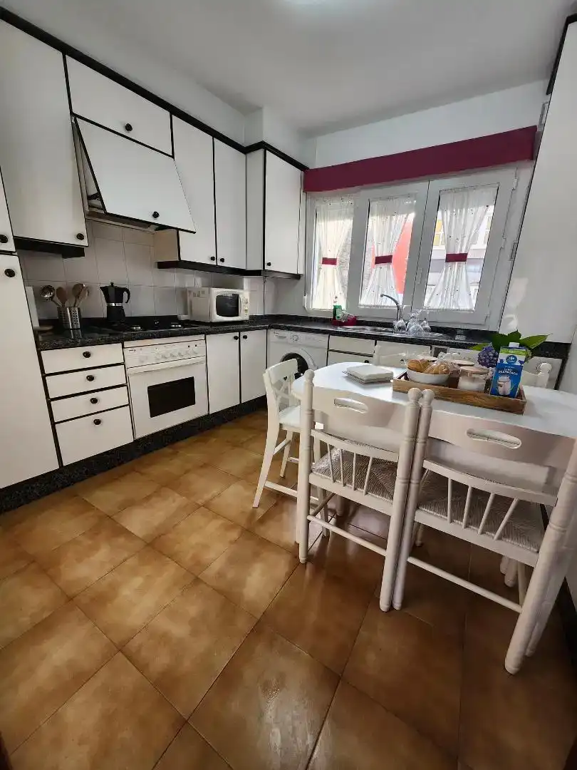 Küche von Wohnung zur Miete in Laxe