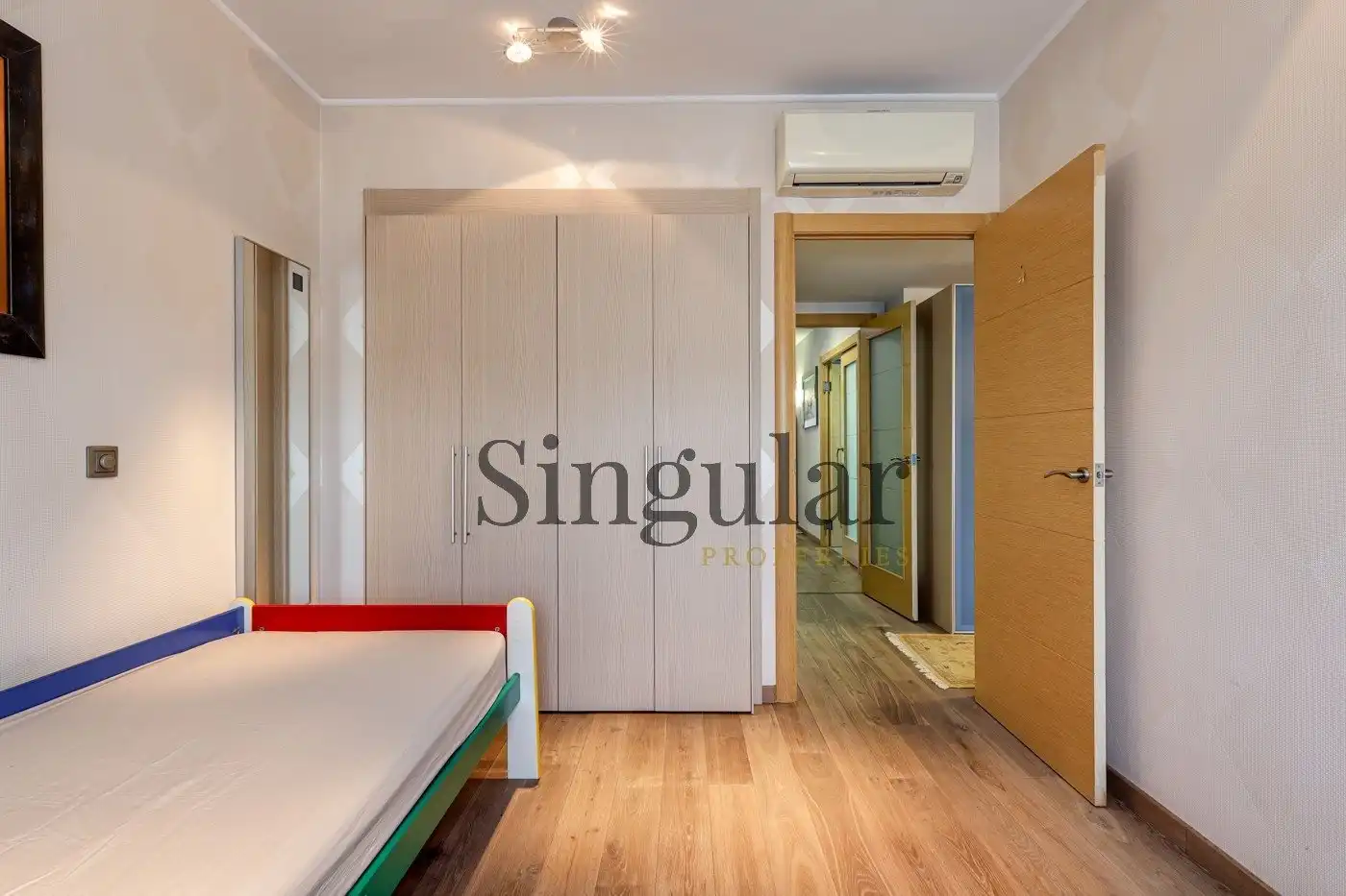 Habitación de Ático de alquiler en Barcelona con Aire acondicionado, Calefacción y Jardín privado