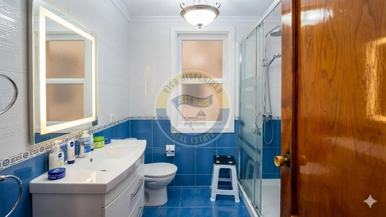Bathroom of Flat for sale in Vigo   with Storage room and Balcony