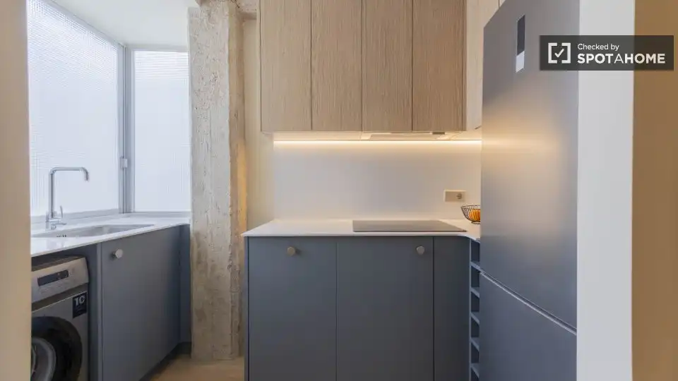 Kitchen of Flat for rent in Valencia  with Air Conditioner, Heating and Furnished