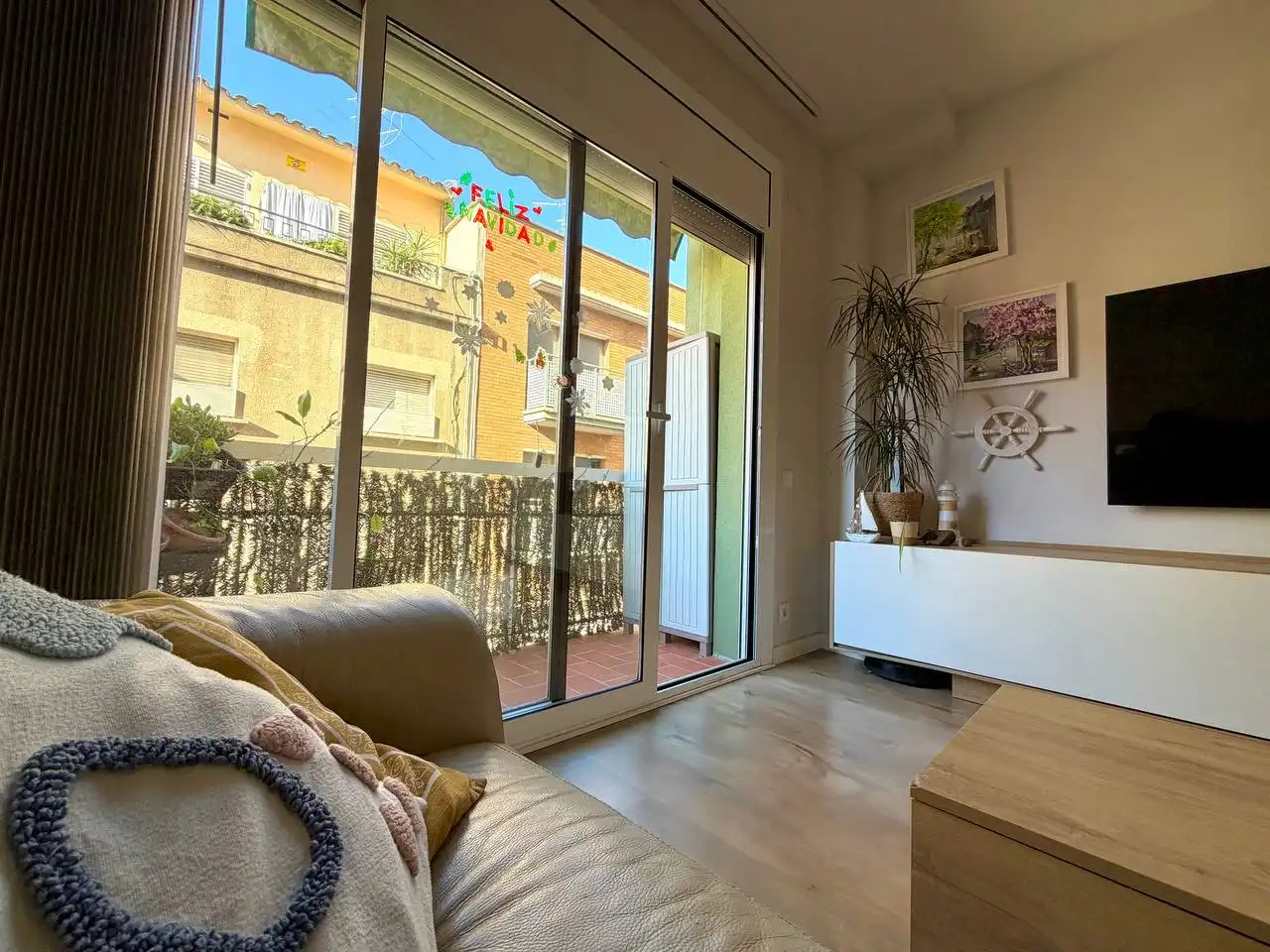 Vista exterior de Piso en venta en Barcelona con Calefacción, Balcón y Domótica