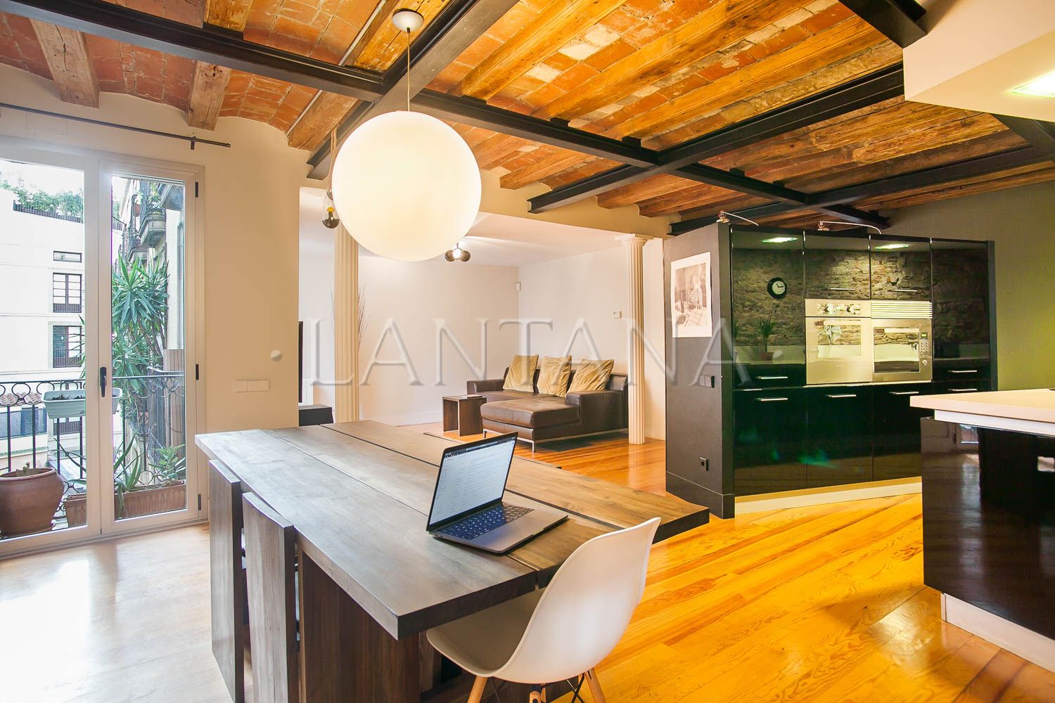 Pis en venda en  Barcelona Capital amb Calefacció, Parquet i Moblat