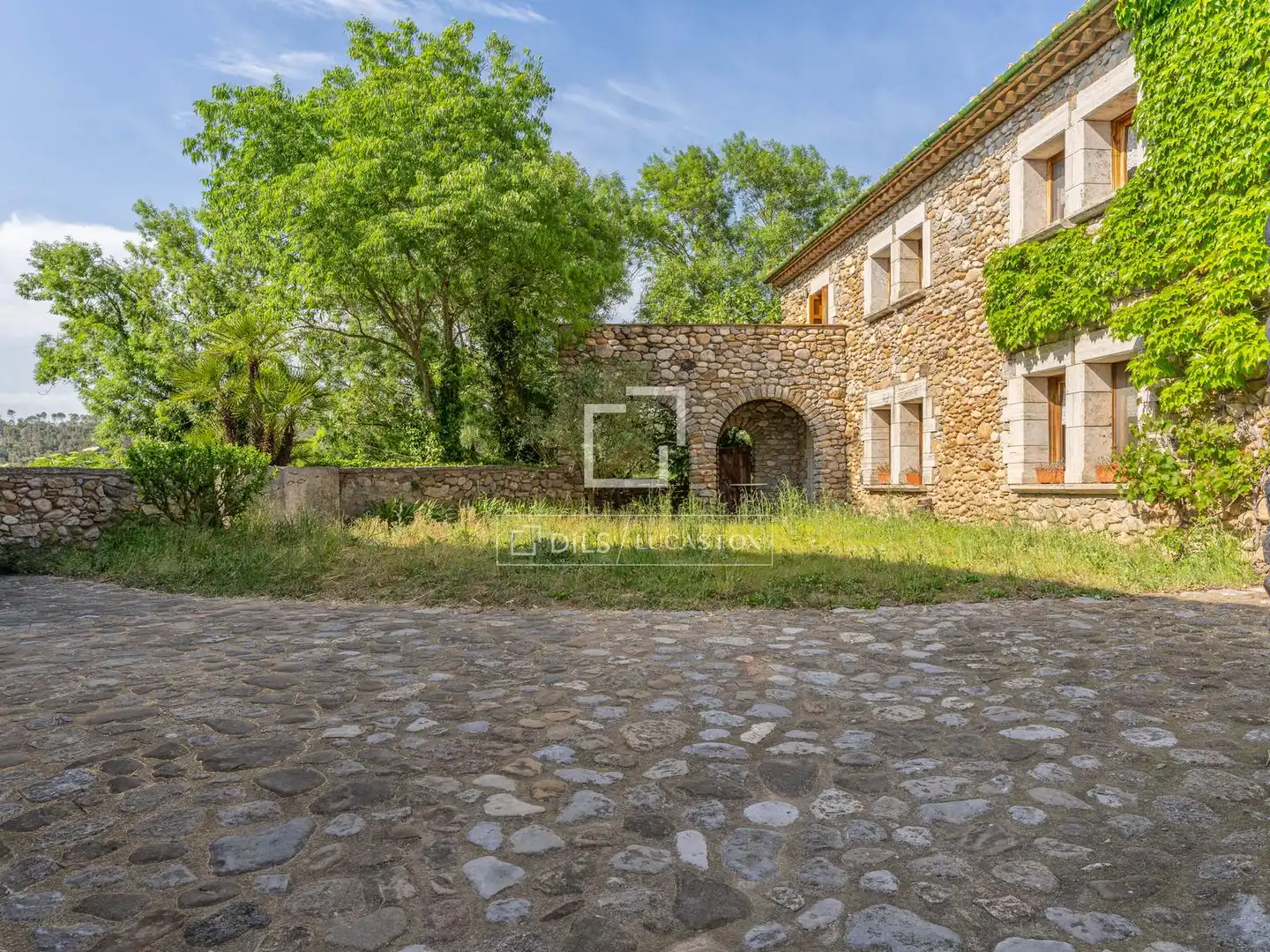 Finca rústica en venta en Cabanelles con Calefacción, Jardín privado y Trastero
