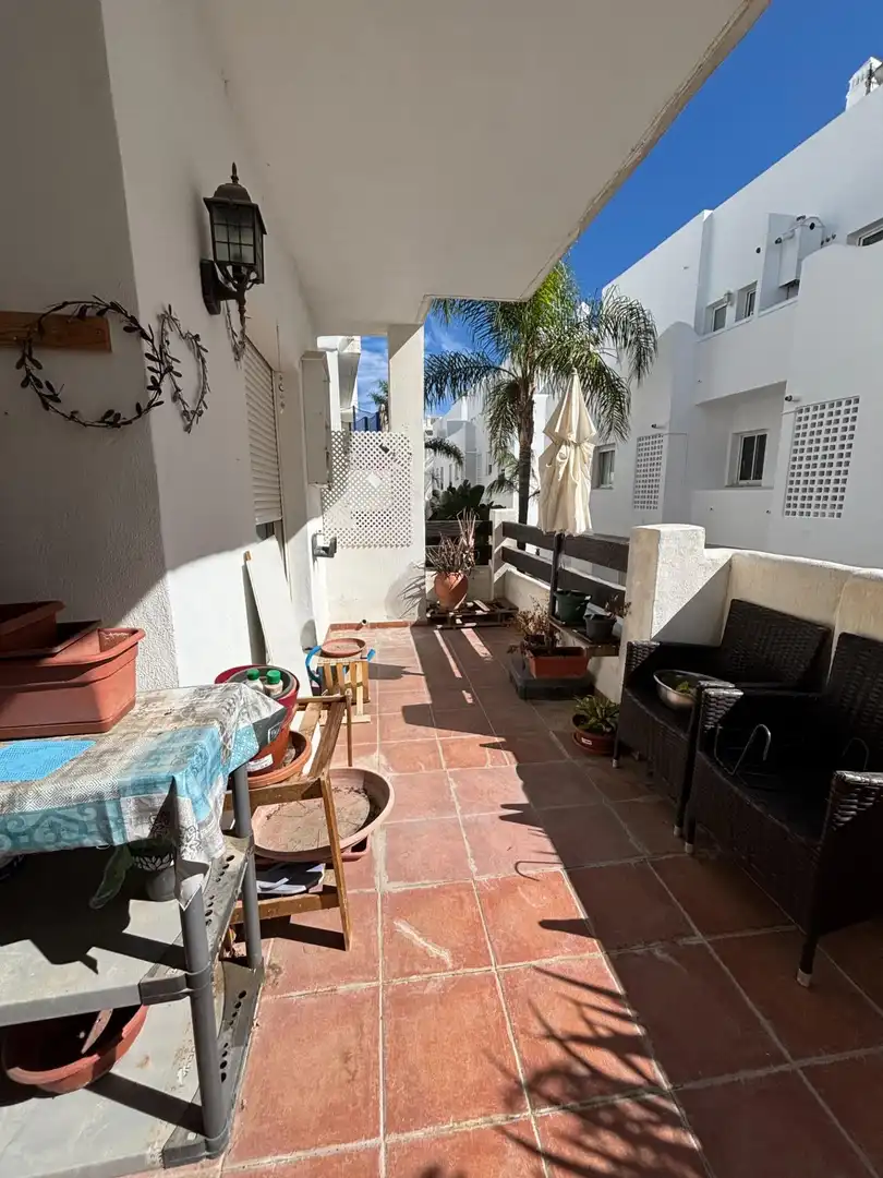Terraza de Piso en venta en Estepona con Jardín privado y Piscina comunitaria