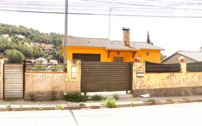 Exterior view of House or chalet for sale in Castellar del Vallès  with Storage room