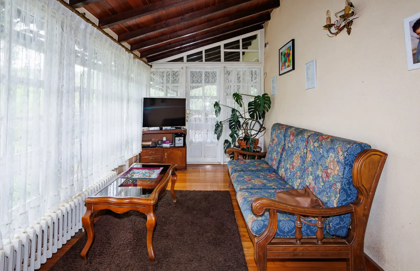 Sala d'estar de Finca rústica en venda en Vedra amb Moblat