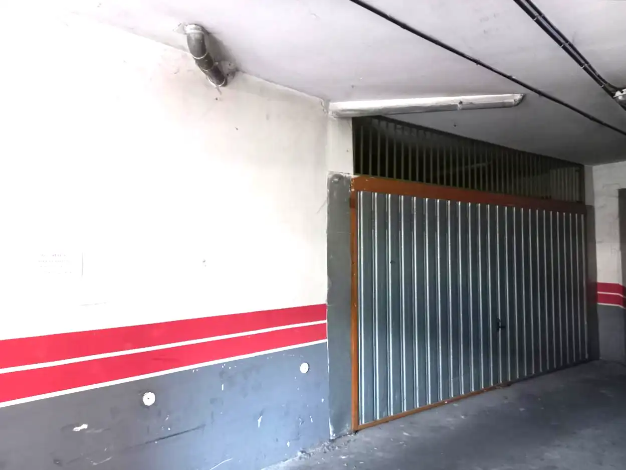 Garage for sale in Reyes Catolicos, Centro