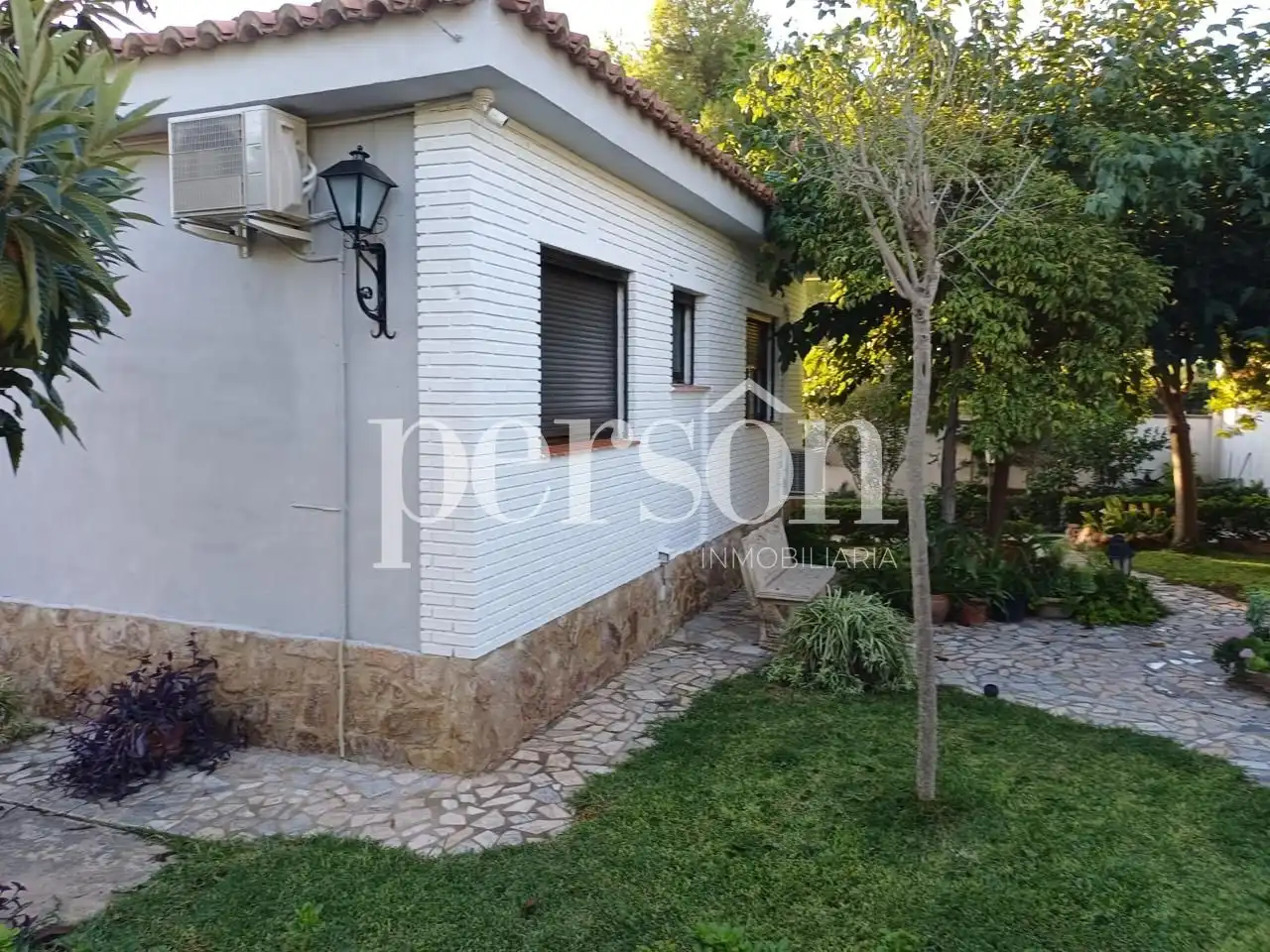 Vista exterior de Casa o chalet en venta en Chiva con Aire acondicionado, Jardín privado y Terraza