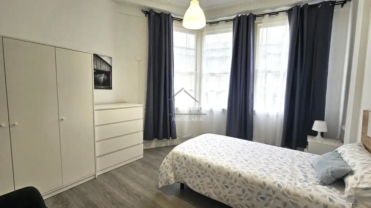Bedroom of Flat for rent in Ferrol  with Heating and Furnished