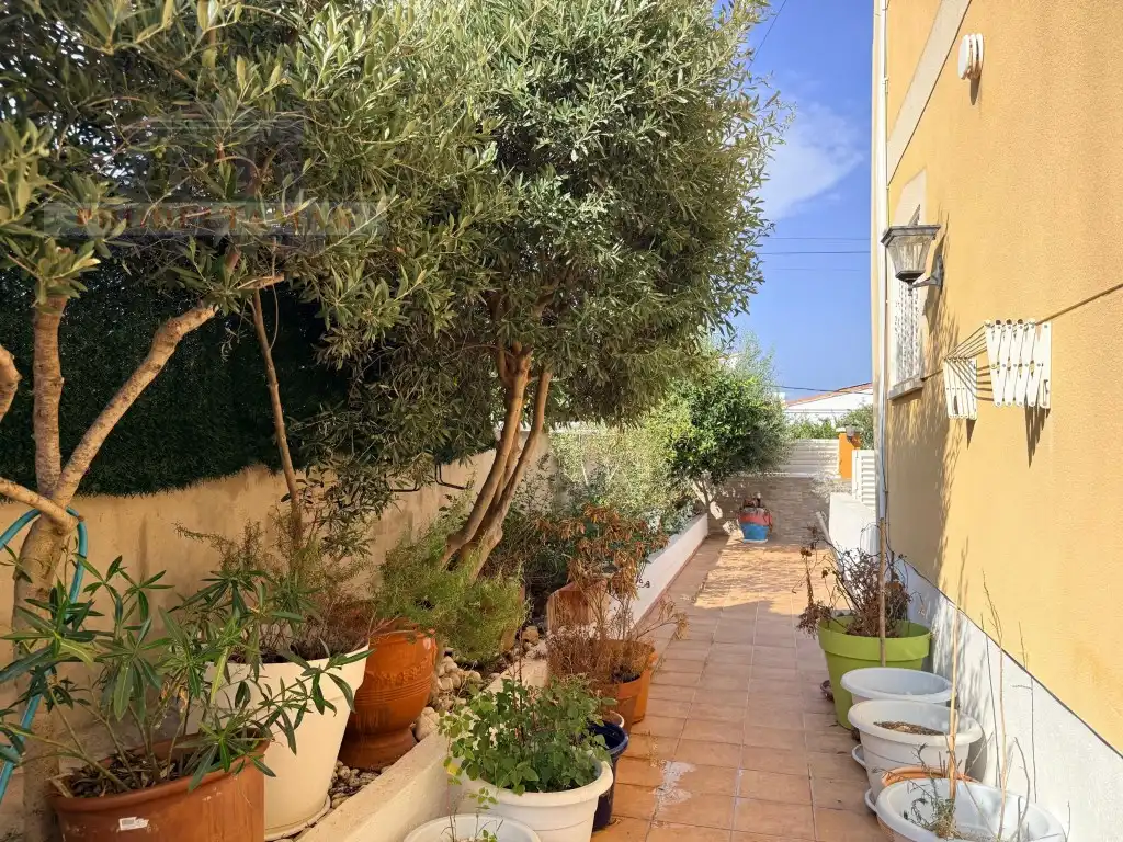 Casa aparellada en venda a Avenida Paris De, imagen 8