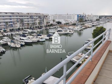 Pis amb balcó en venda a Port Estaca 20