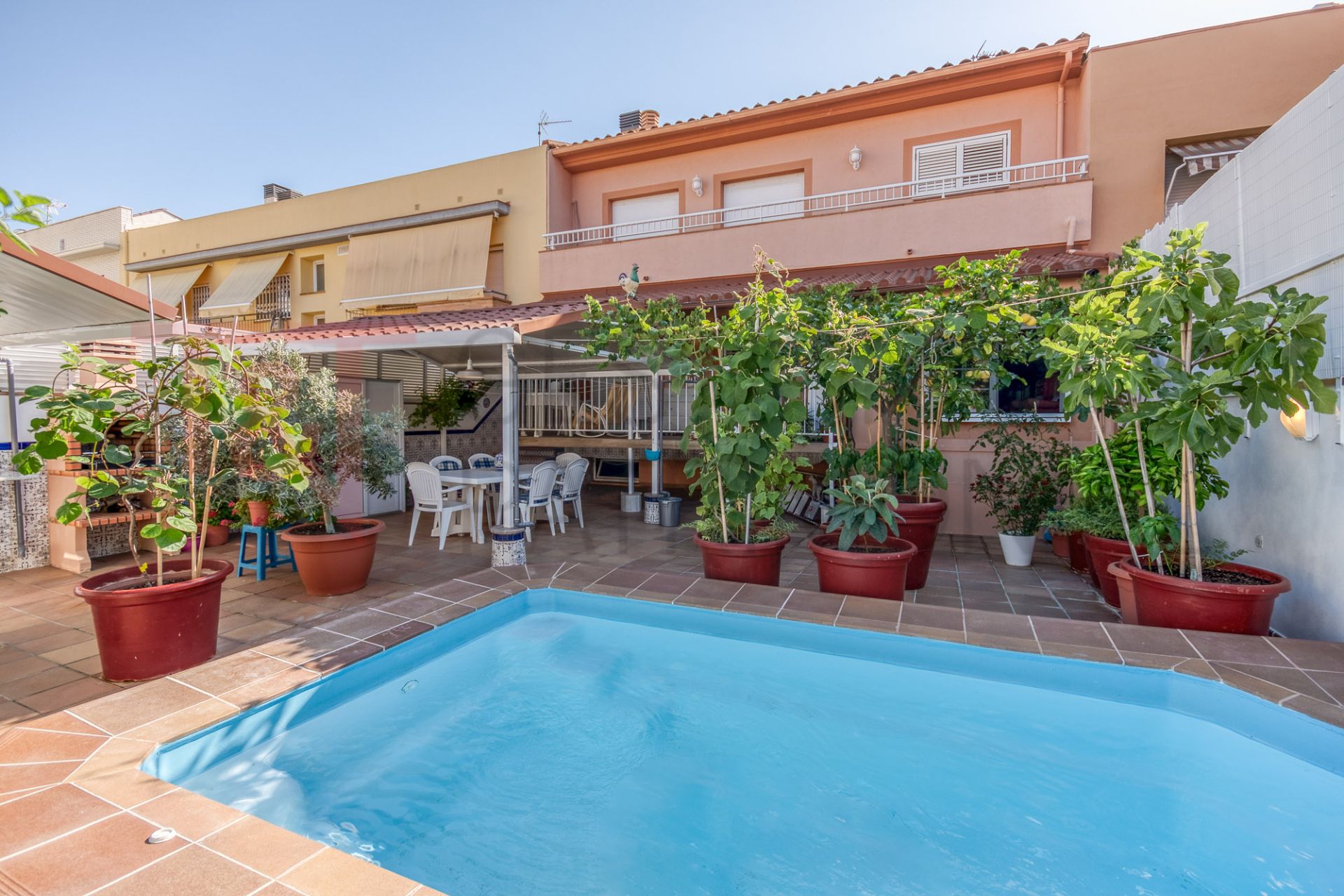 Piscina de Casa o xalet en venda en Pineda de Mar amb Aire condicionat, Calefacció i Terrassa