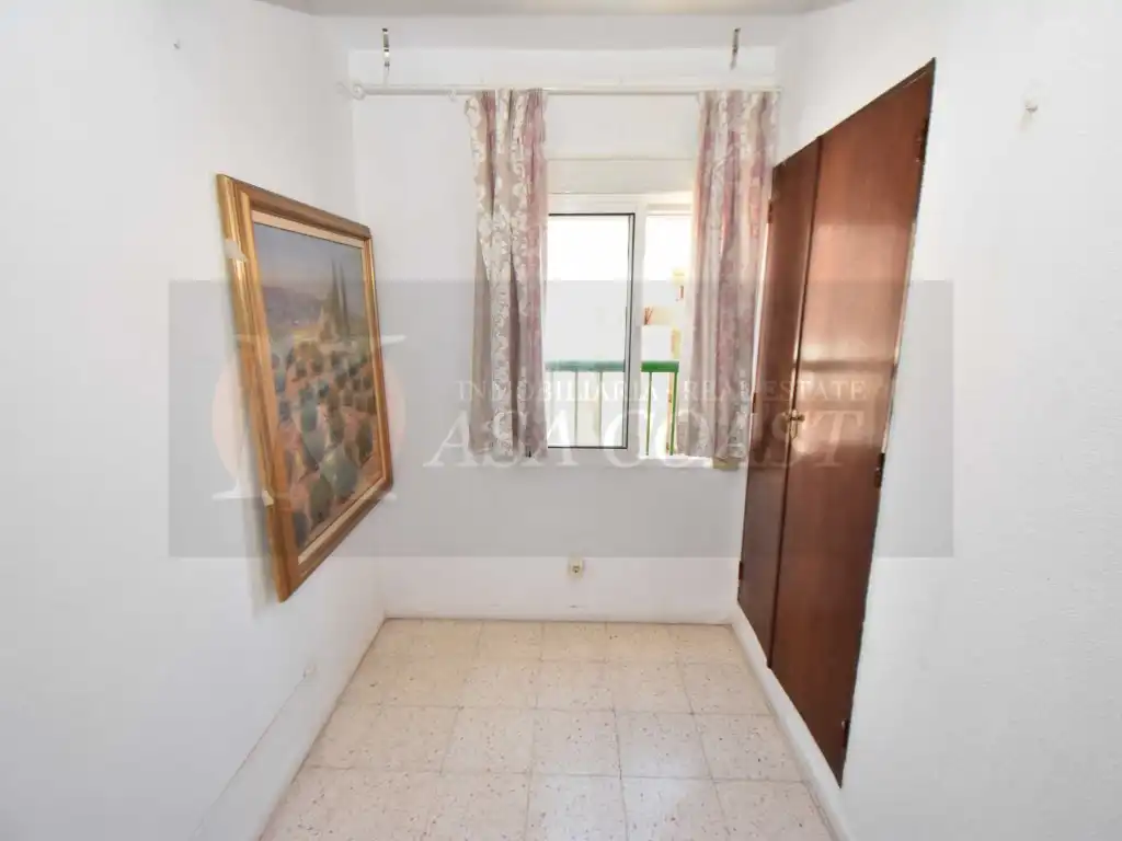 Habitación de Piso en venta en Fuengirola con Aire acondicionado y Terraza