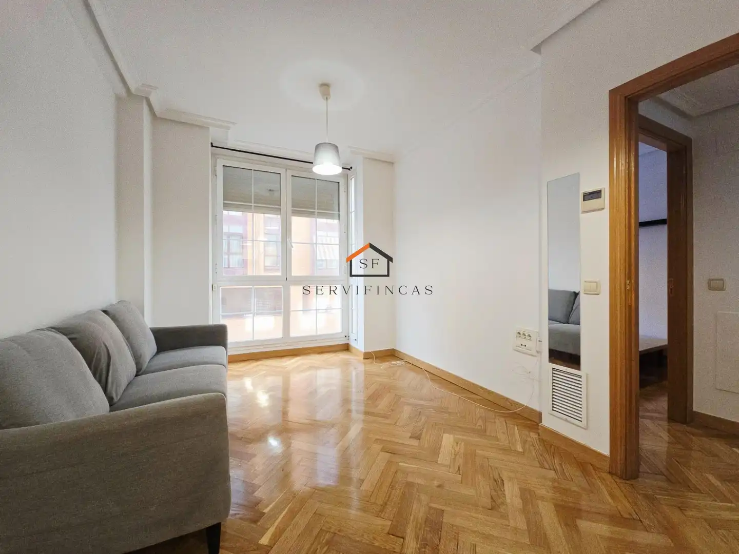Sala d'estar de Pis de lloguer en Madrid amb Aire condicionat, Calefacció i Jardí privat