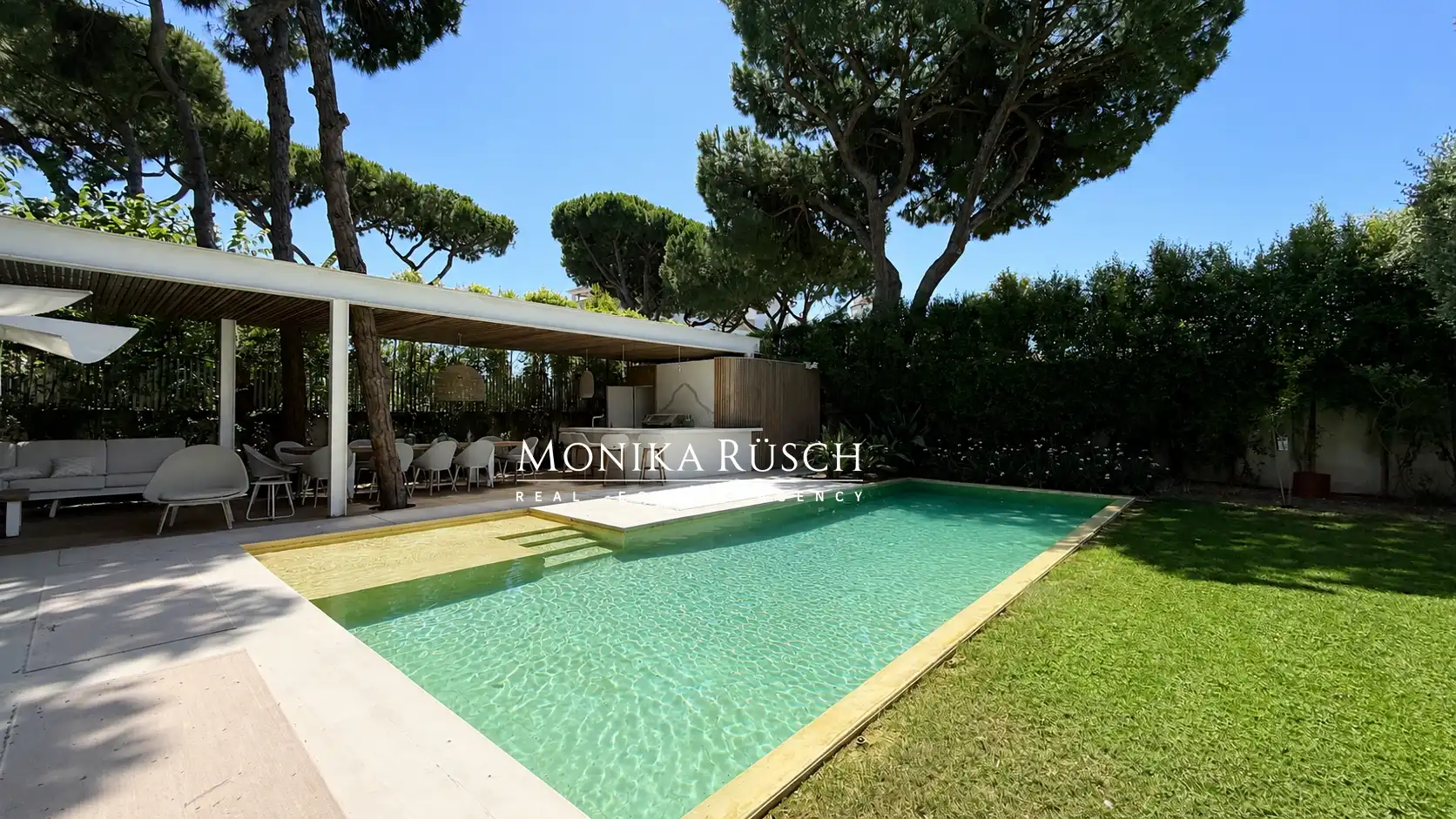 Swimming pool of Houses for rent in Castelldefels  with Air Conditioner, Heating and Private garden