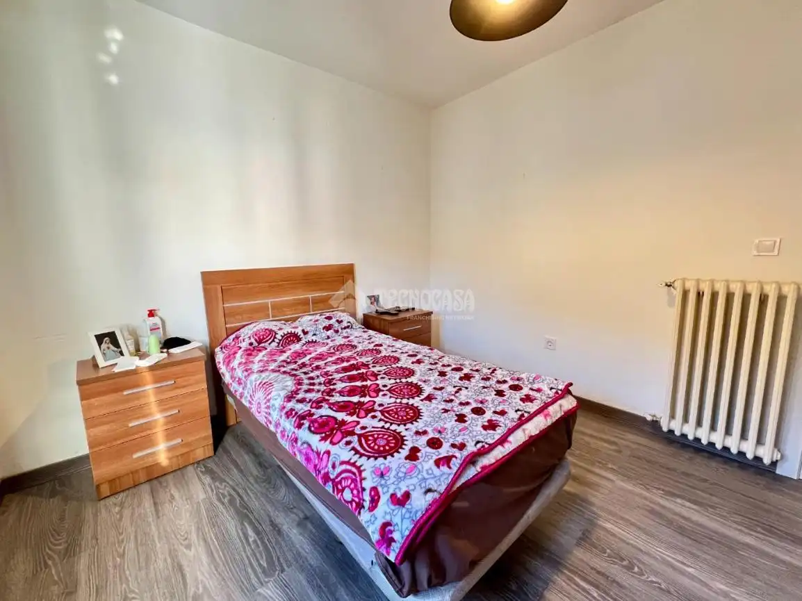 Bedroom of Flat for sale in Madrid  with Air Conditioner and Heating