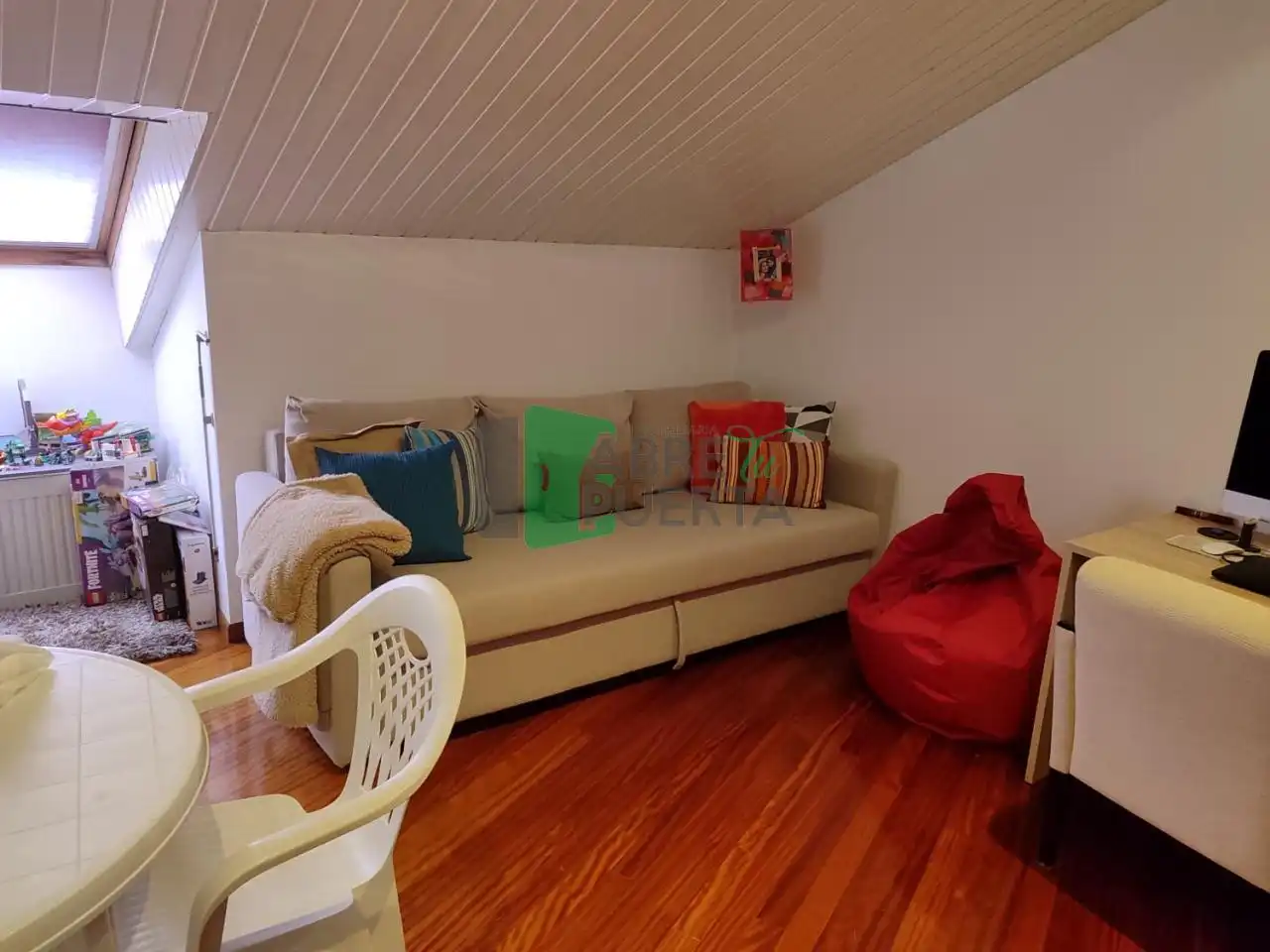 Living room of Duplexes for sale in Ourense Capital   with Heating, Parquet flooring and Storage room