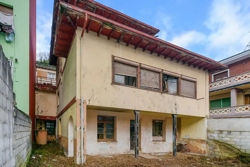 Vista exterior de Casa adosada en venda en Langreo