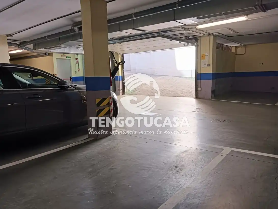 Parking de Piso en venta en Madrid con Aire acondicionado, Calefacción y Trastero