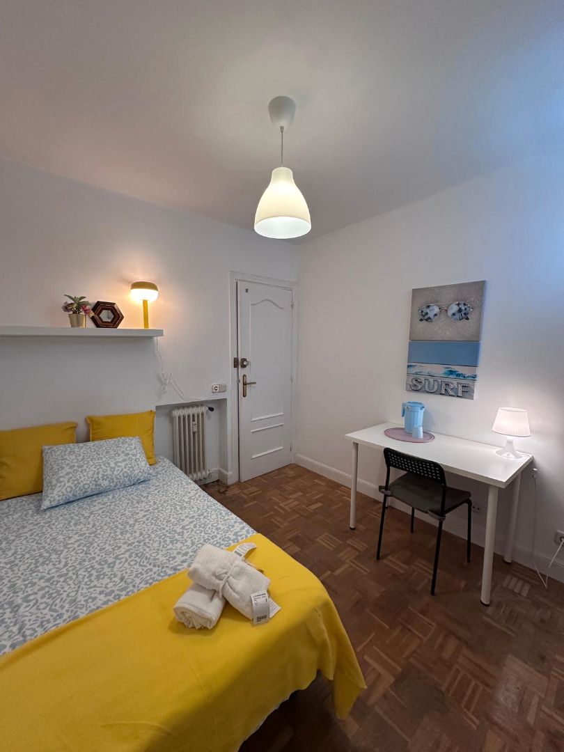 Dormitori de Pis de lloguer en  Madrid Capital amb Moblat