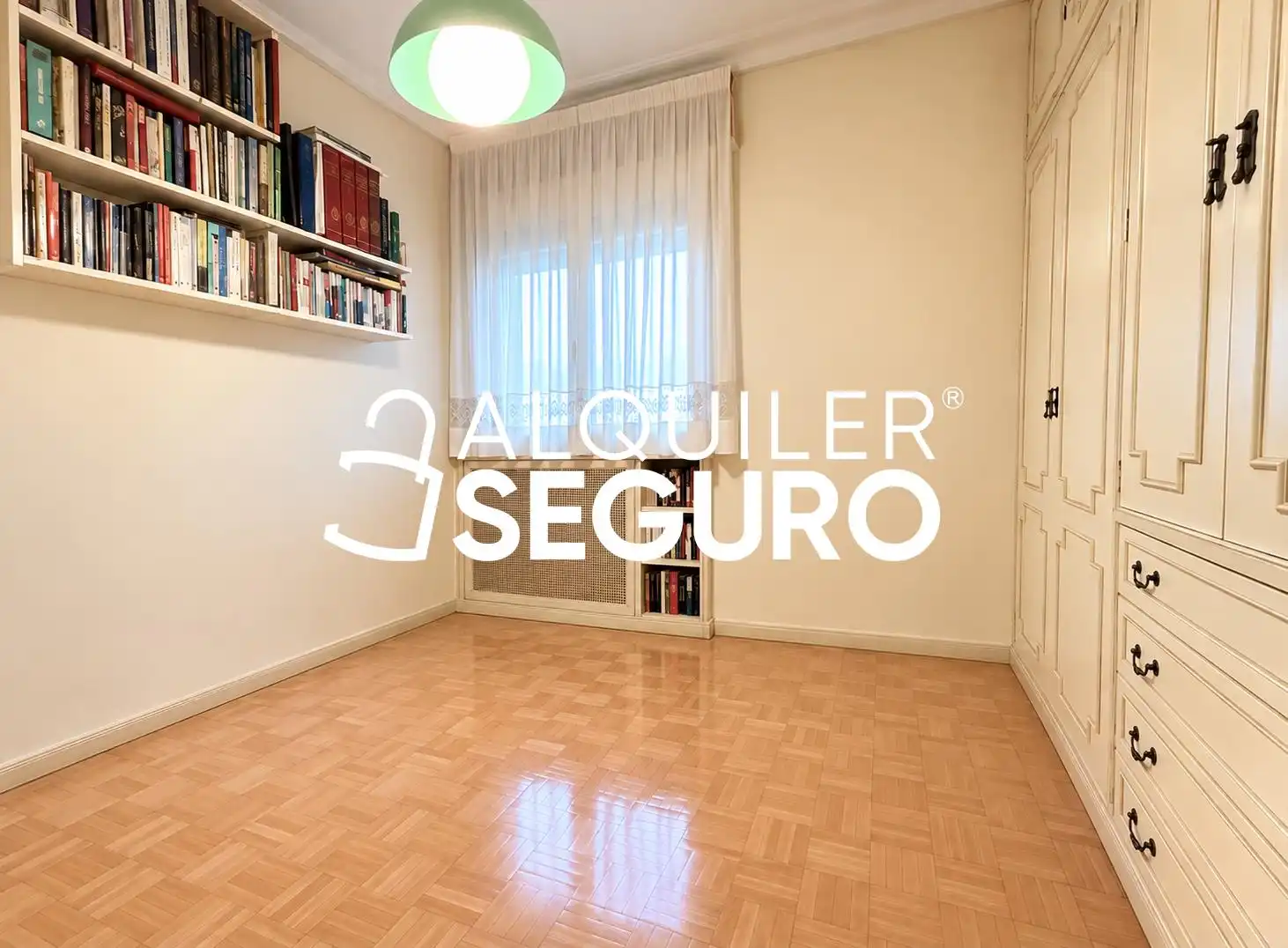 Habitación de Piso de alquiler en Chamberí