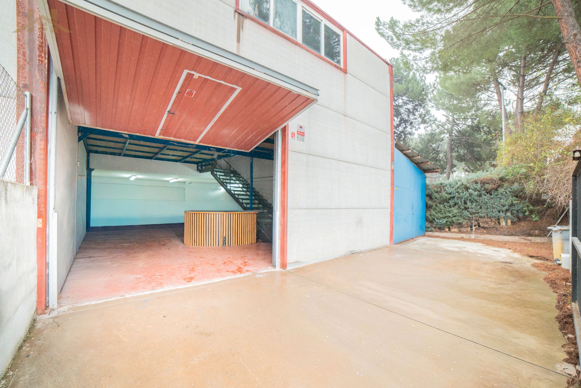 Exterior view of Industrial buildings for sale in Pelayos de la Presa  with Alarm